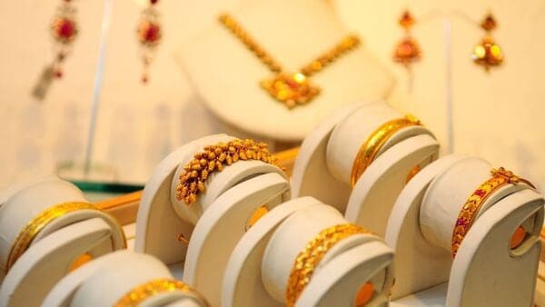 Gold Prices Soar Past ₹1,60,000 Barrier