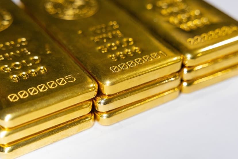 Gold Prices Climb as Fed Rate Hike Bets Cool