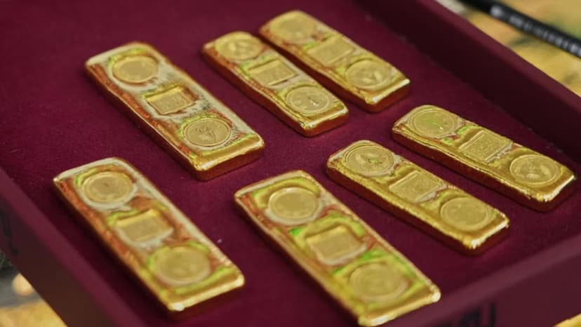 Gold Surges: Treasury Boost, Weak Dollar Drive Prices