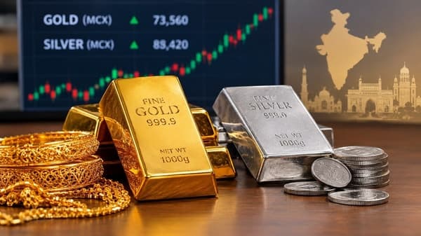 Gold Steady Above $4,000 as Fed Decision Looms