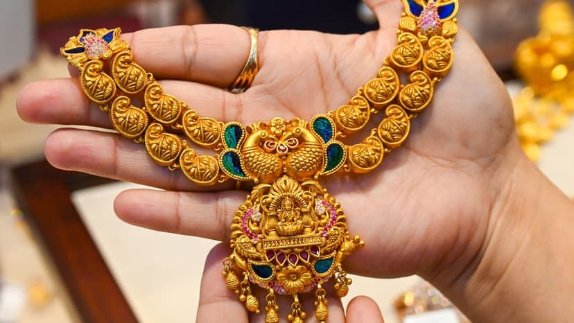 Gold Prices Dip Amid Global Market Jitters