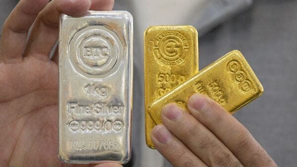 Silver Surges Past Gold: Ratio Hits Historic Lows