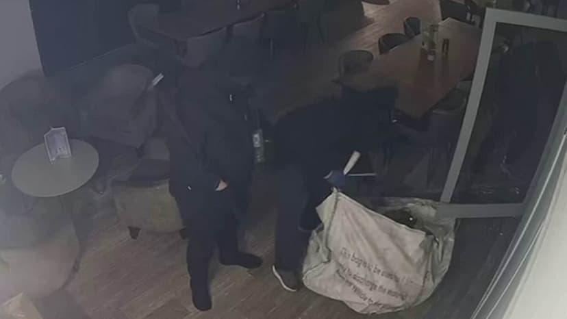 Golf Clubs Hit by Silver-Hungry Gangs