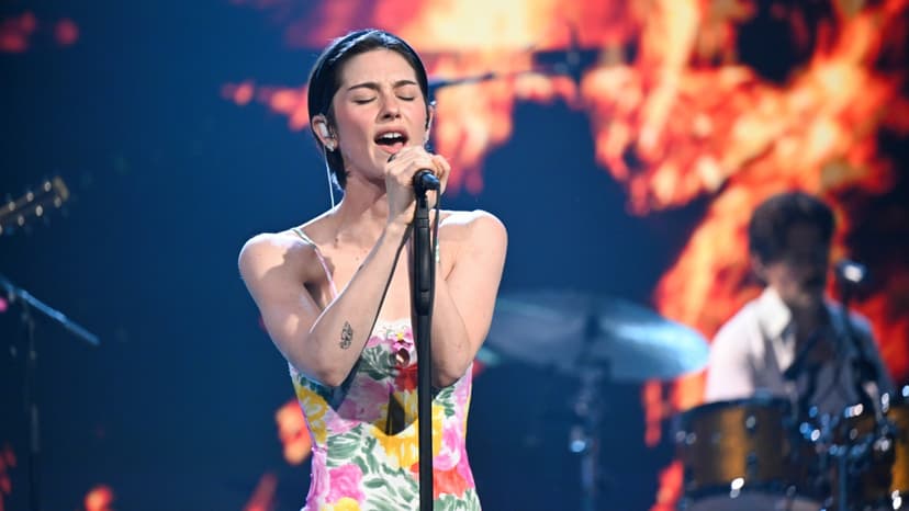 Gracie Abrams' 'Daughter From Hell' Tops Charts
