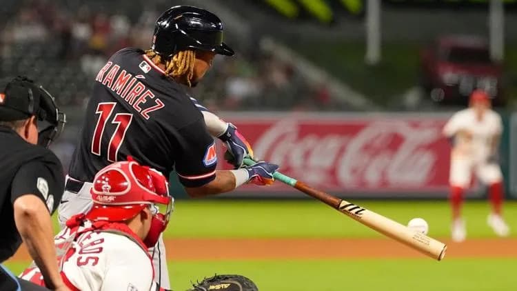 Ramírez's 3 Doubles Fuel Guardians' Comeback Victory