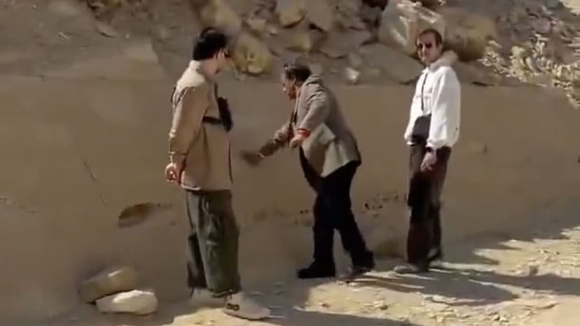 Tour Guide Defaces Ancient Pyramid with Chalk!