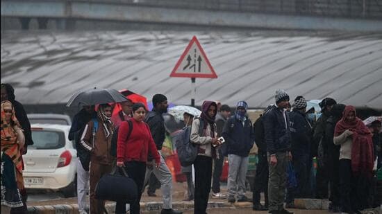 Gurugram Alert: Hailstorms and 60km/hr Winds Strike!
