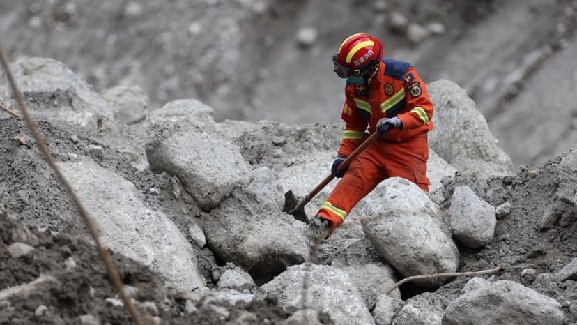 Gyirong Mudslide: 31 Dead, 531 Missing