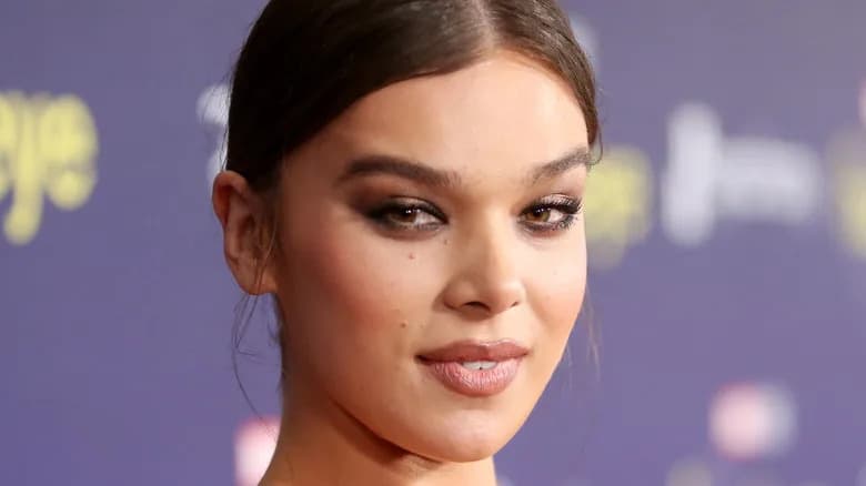 Hailee Steinfeld: Hollywood Star's Grounded Side