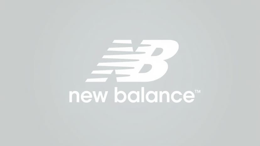 Hailee Steinfeld's Baby Bump Glows at Golden Globes