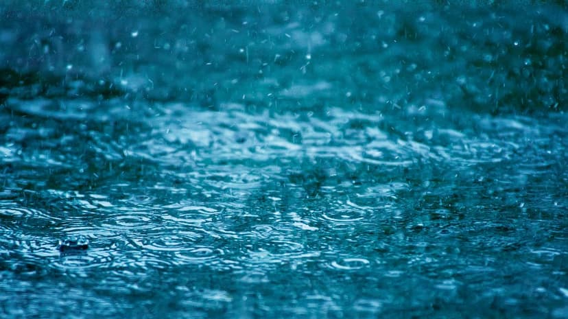 Hainan Battles Torrential Downpour: Schools Close, Attractions Shut