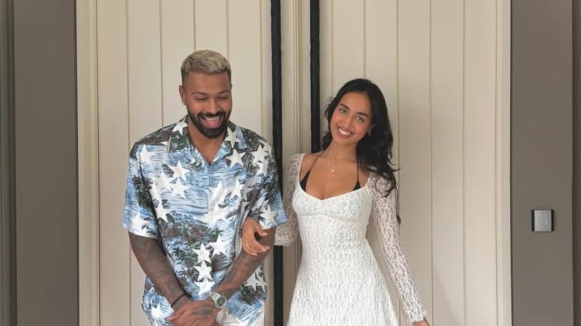 Pandya Slams Paparazzi Over Girlfriend's 'Invasion of Privacy'