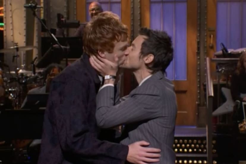 SNL: Harry Styles Tackles Queer-Baiting with a Kiss