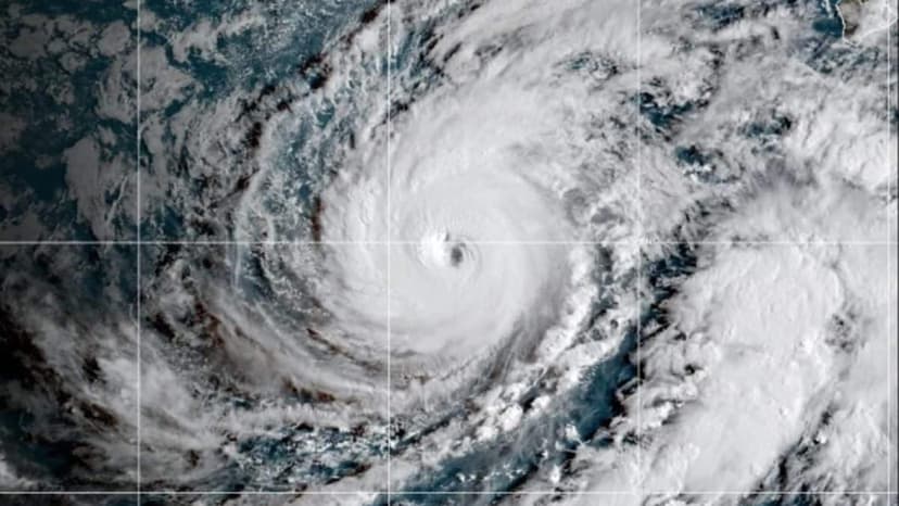 Hawaii Braces for Hurricane Lowell