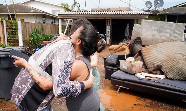 Hawaii Devastated: Muddy Floods Destroy Homes