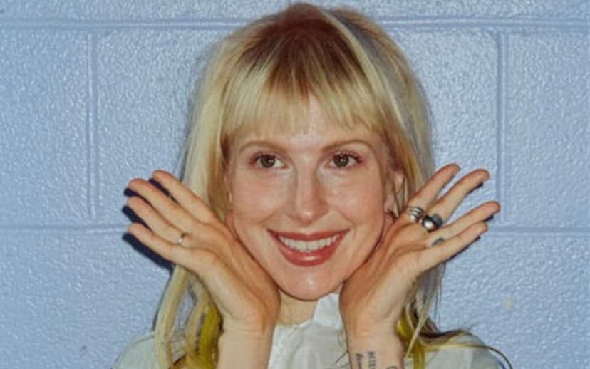 Hayley Williams Hits Australia Solo for First Time!