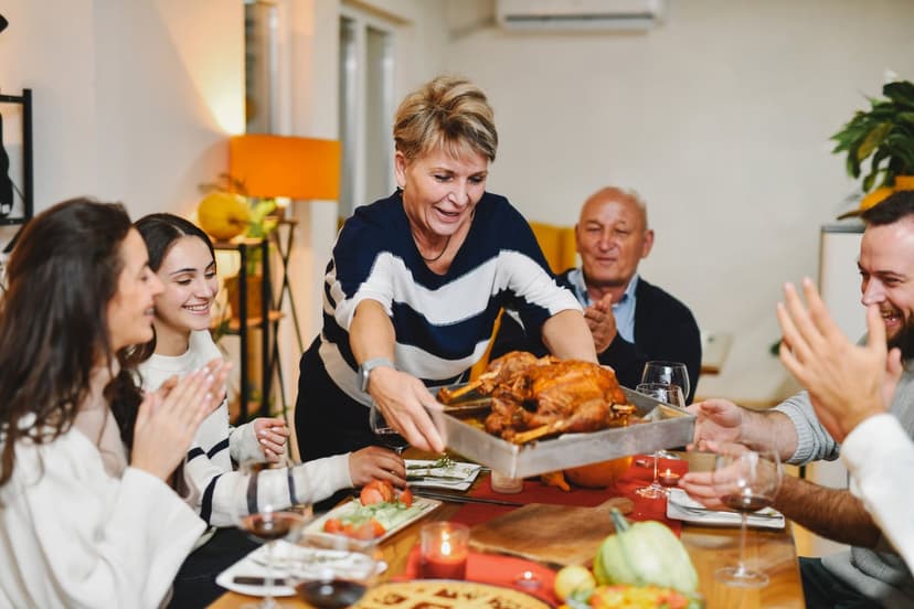 Thanksgiving Dinner: Indulge Healthily, Experts Advise