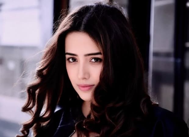 Singer Heer Makes Acting Debut in 'Side Heroes'