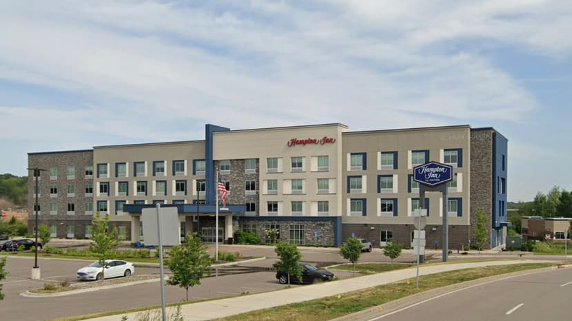 Hilton Cuts Ties with Hotel for Rejecting Immigration Agents