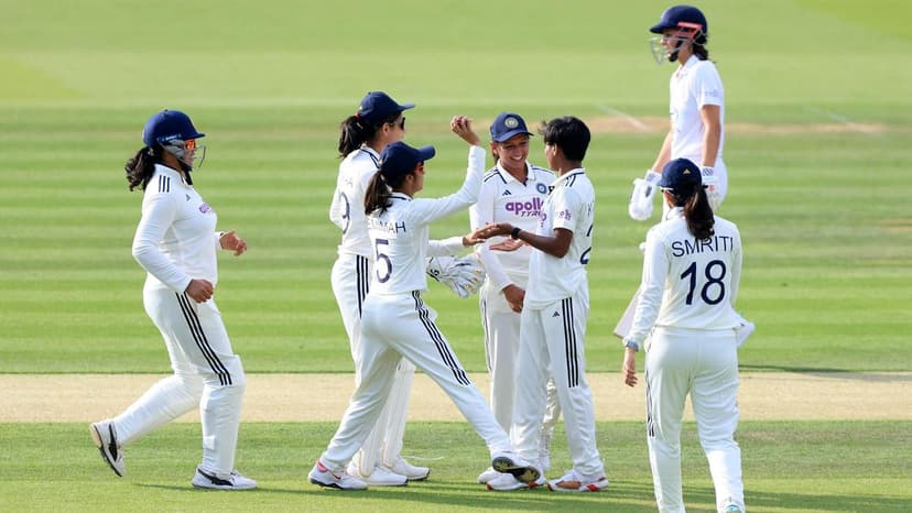 England Bowls First in Historic Lord's Test