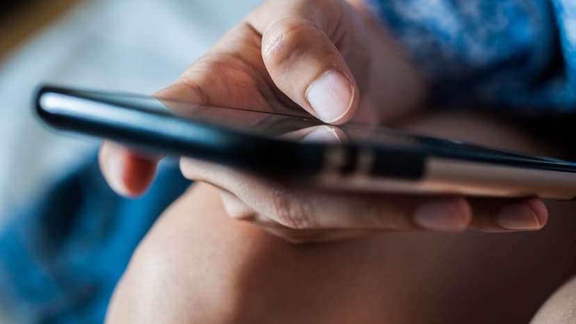 Holiday Phishing Scams Surge: Guard Your Inbox!