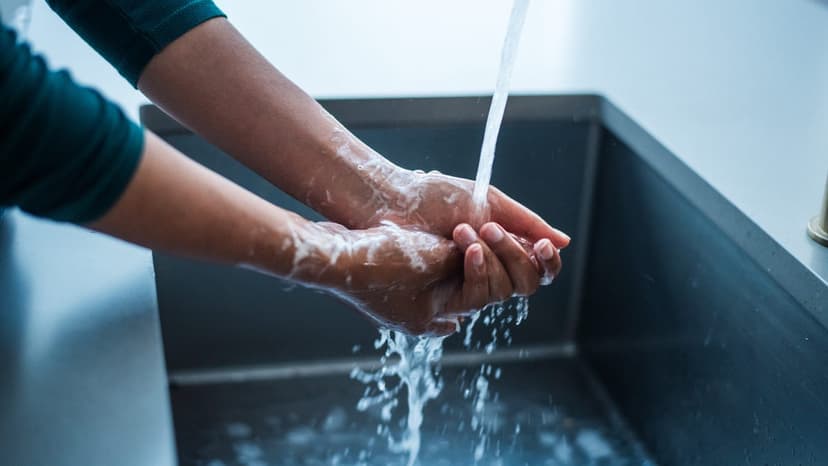 Holiday Germs Spike: Flu, Norovirus, COVID-19 Surging