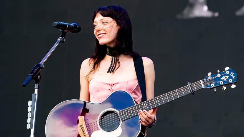 Holly Humberstone's Backstage Playlist Secrets