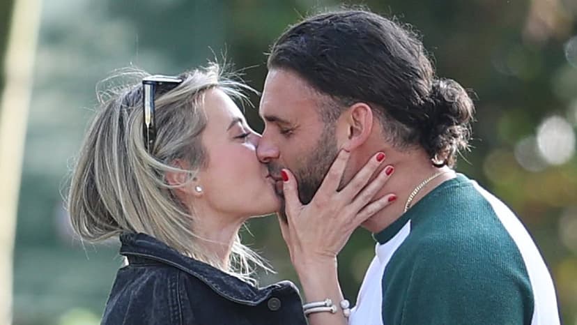 Holly Valance Kisses New Man After Billionaire Split