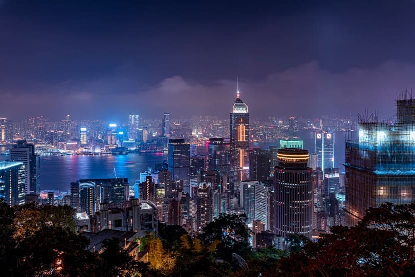 HK Stocks Defy Global AI Scare