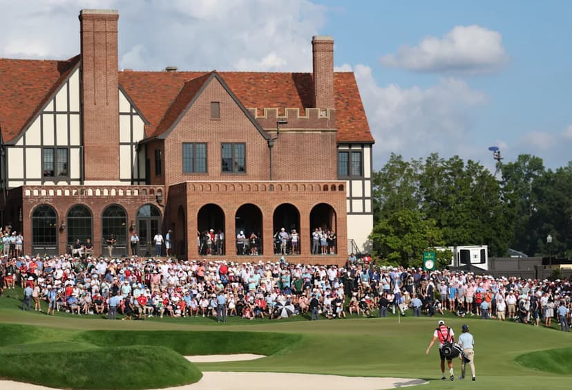 Hovland Leads FedEx Cup Finale by a Shot