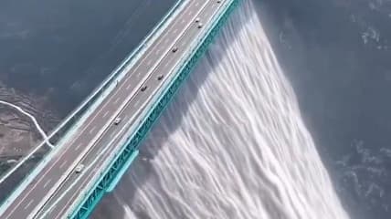 World's Tallest Bridge Creates Galaxy Illusion