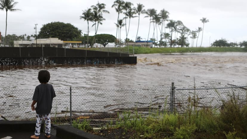 Fausto's Swells Outrun Weakening Storm
