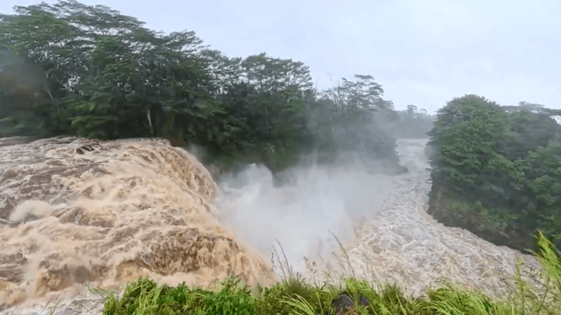 Lala's Wrath: One Dead, 200K Without Power in Hawaii
