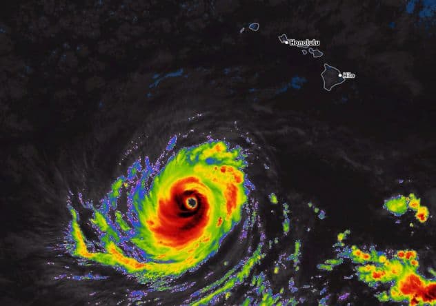 Hurricane Lowell Threatens Hawaii Islands