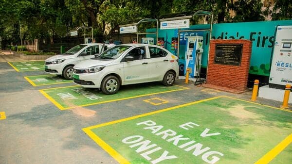 India's Auto Industry Battles Tighter Fuel Rules