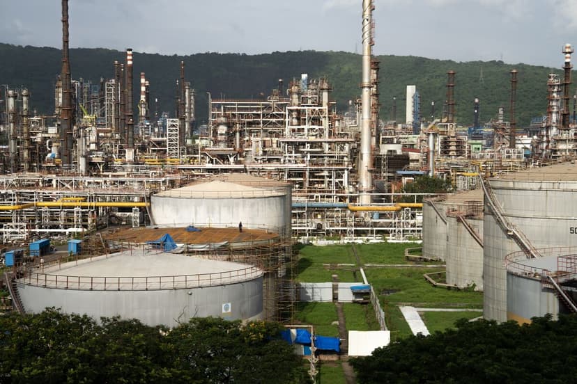 India Buys Russian Crude at Deep Discounts