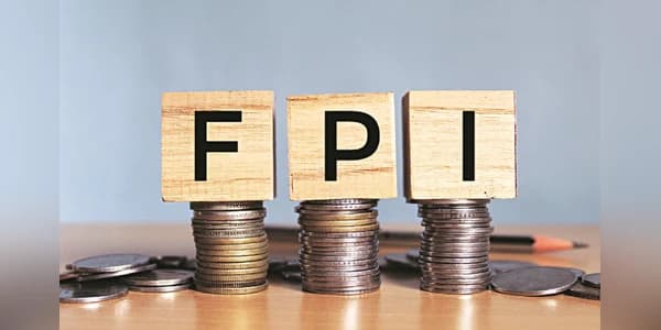 Foreign Investors Flee Indian Debt Amidst Global Turmoil