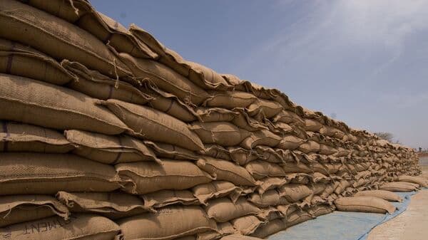 India Eases Wheat Flour Export Ban Under Strict Rules