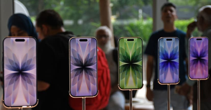 India Reverses Mandatory App Order After Apple Pushback