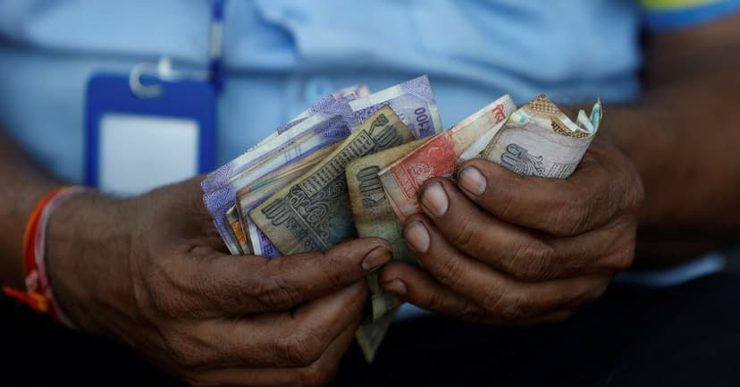 Rupee Soars as Oil Prices Crash on Peace Deal