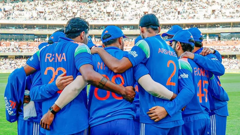 Kohli, Sharma Star as India Battles NZ in 1st ODI