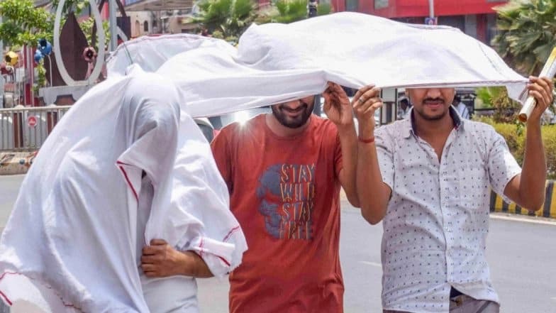 India Weather Alert: Heatwaves Grip Delhi, Mumbai Showers Expected