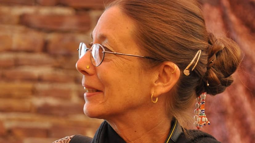 US Expert Weaves Tradition and Design in India