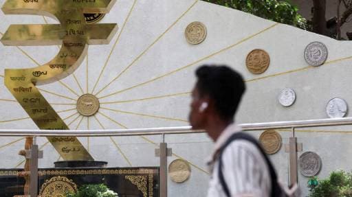 Indian Banks Face Deposit Drain, Seek Costlier Funds