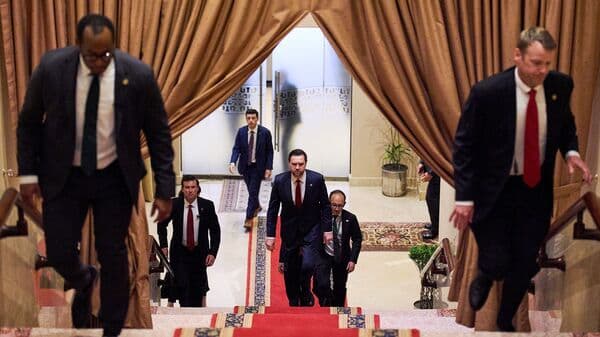 Rupee Faces Setback Amidst Talks Failure