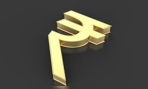 Rupee's Fall: Experts See Stability Despite RBI Efforts