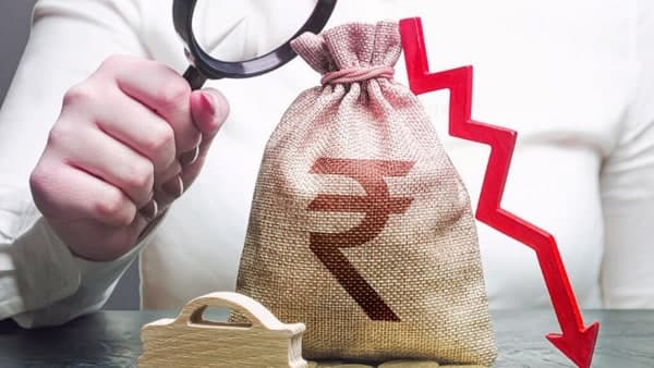 Rupee to Fall: RBI Reserves Drawdown a Major Worry