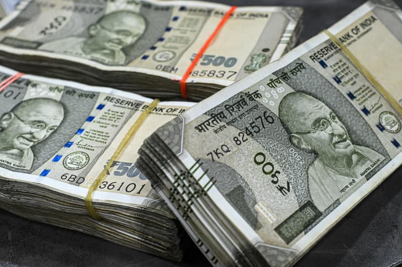 Rupee Soars as Oil Prices Plunge on US-Iran Ceasefire