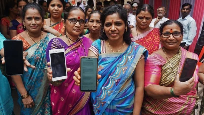 India's Economy Runs on Dole: Poverty Fight Shifts