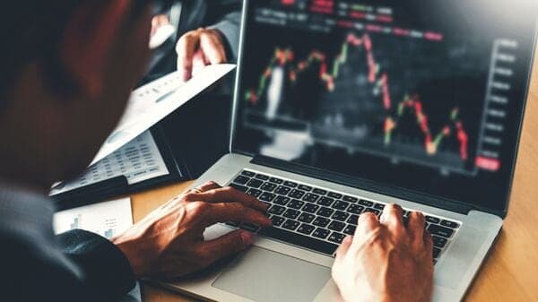 SIFs Stick to Equity, Ignore Debt Markets